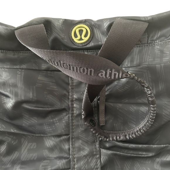 Lululemon Fast in Flight Gym/Travel Bag - Picture 8 of 15